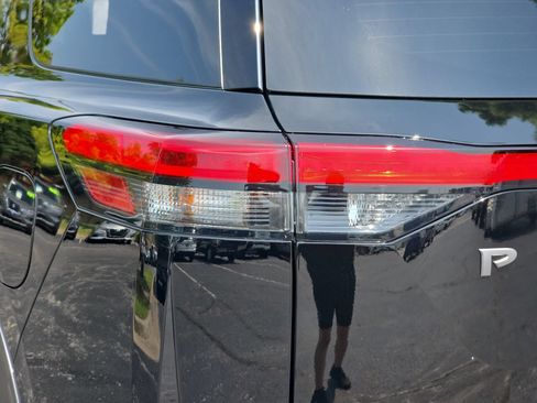 New 2026 Nissan Pathfinder Platinum w/ Lighting Package AWD/4WD image 32