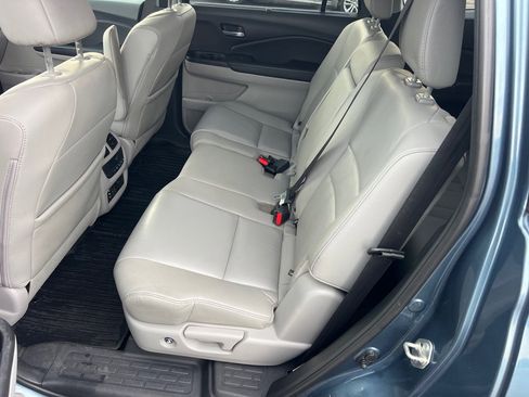 Used 2018 Honda Pilot Touring image 14