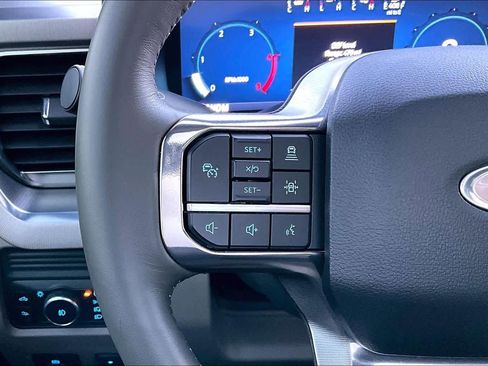 Used 2025 Ford F250 Platinum w/ Platinum Plus Package image 23