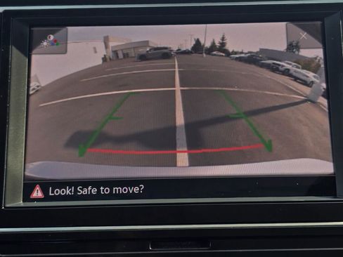 Used 2024 Volkswagen Jetta SE image 30