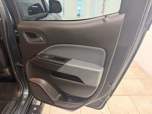 Used 2017 Chevrolet Colorado Z71 image 18