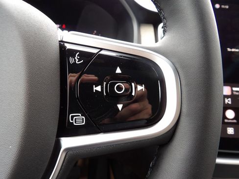 New 2026 Volvo XC90 B6 Plus w/ Protection Package Premier AWD/4WD image 17