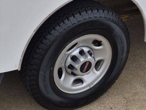 Certified 2016 GMC Savana 3500 image 7