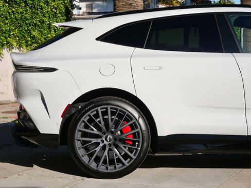 New 2026 Aston Martin DBX 707 image 14