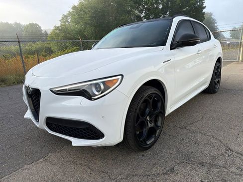 Used 2023 Alfa Romeo Stelvio Estrema AWD/4WD image 6
