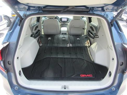 Used 2024 GMC Terrain Denali w/ Denali Premium Package AWD/4WD image 27