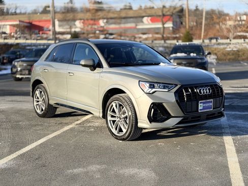Certified 2025 Audi Q3 2.0T Premium w/ Convenience Package image 9