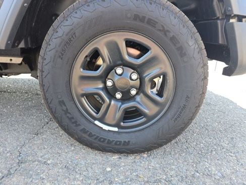 Used 2025 Jeep Wrangler Sport AWD/4WD image 10