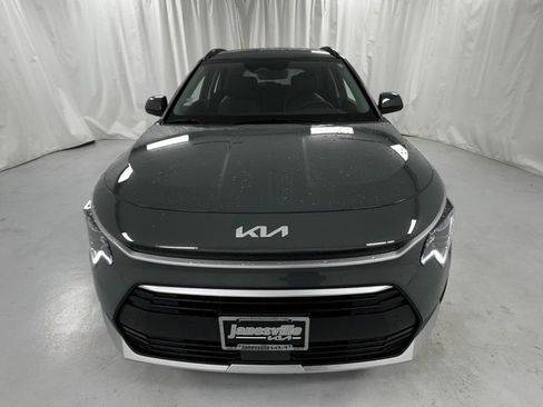 New 2026 Kia Niro EX FWD image 8