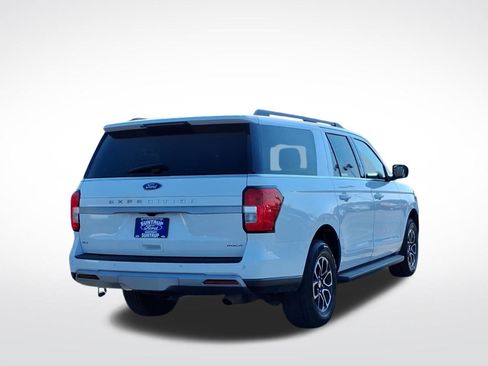 Used 2024 Ford Expedition Max XLT image 3
