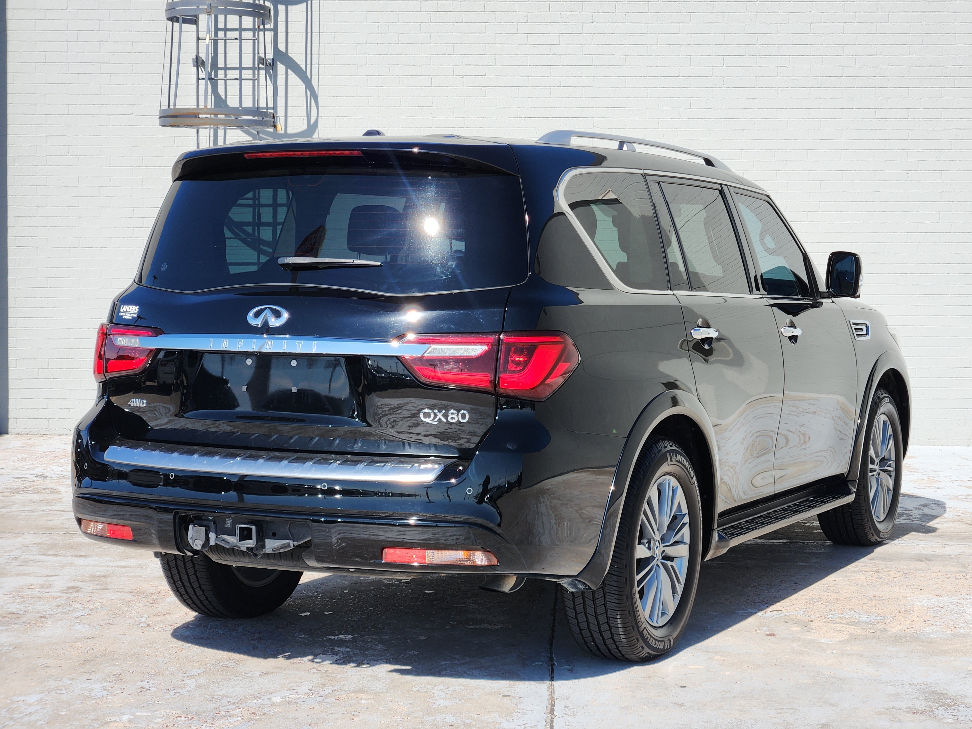 Used 2023 INFINITI QX80 Luxe w/ Cargo Package AWD/4WD image 8
