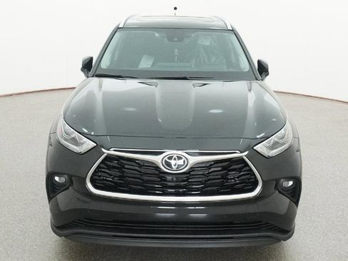 New 2026 Toyota Highlander Limited AWD/4WD image 12