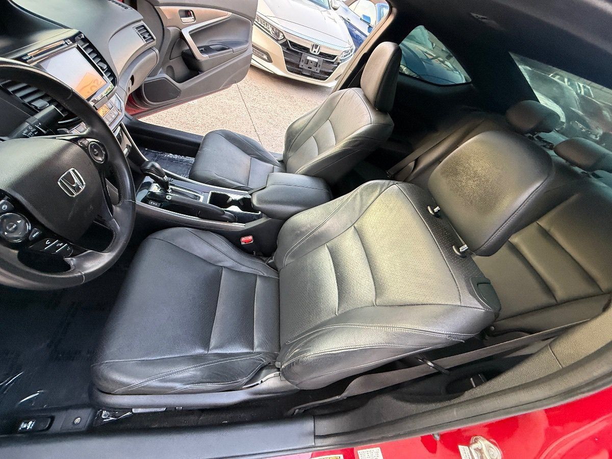 Used 2017 Honda Accord Touring image 18