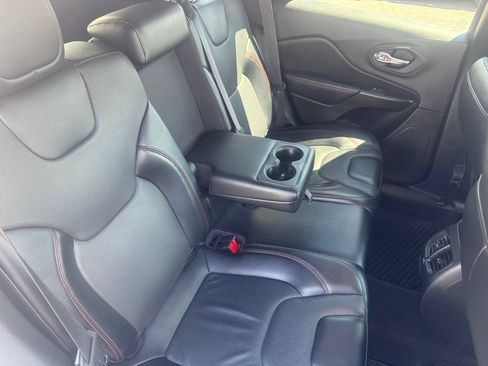 Used 2022 Jeep Cherokee Trailhawk w/ Premium Leather Package AWD/4WD image 52