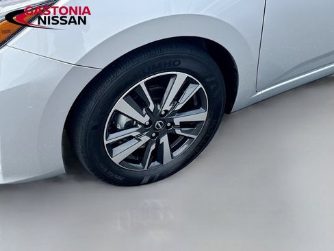 Used 2025 Nissan Versa SV FWD image 36