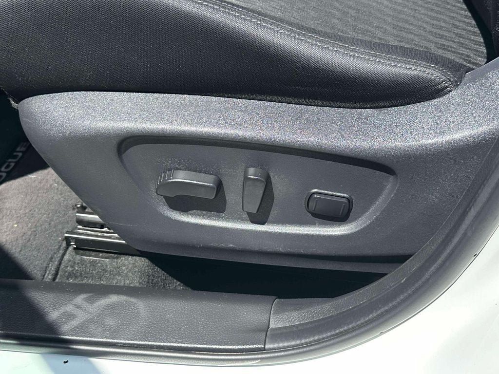 Used 2018 Nissan Rogue SV AWD/4WD image 19
