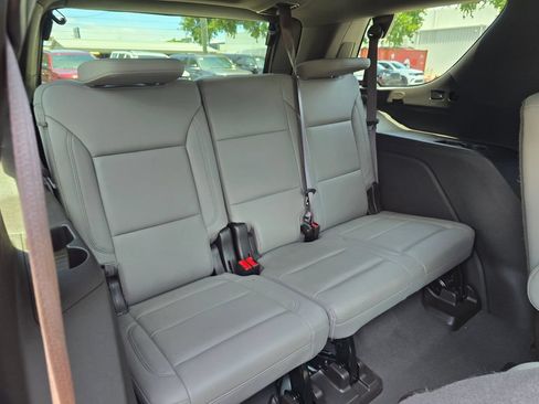 Used 2022 Chevrolet Tahoe LT w/ LT Signature Plus Package RWD image 36