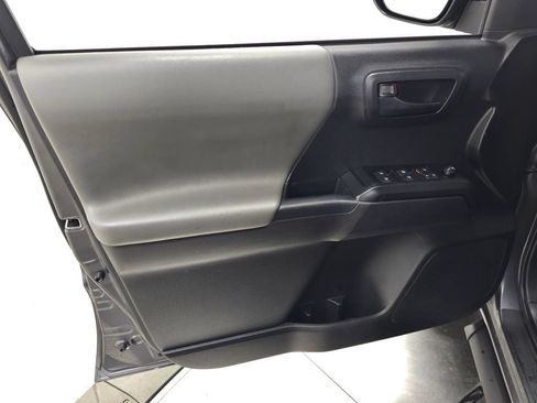 Used 2023 Toyota Tacoma SR AWD/4WD image 15