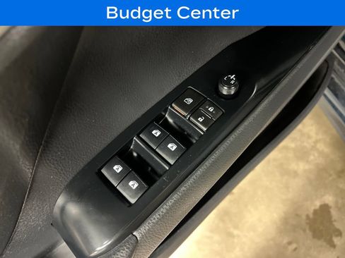 Used 2018 Toyota Camry SE w/ Moonroof Package FWD image 15