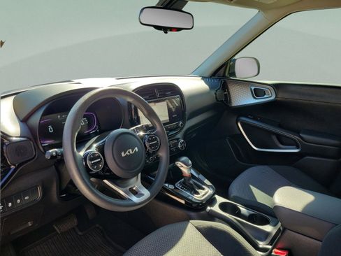 Used 2024 Kia Soul S FWD image 25