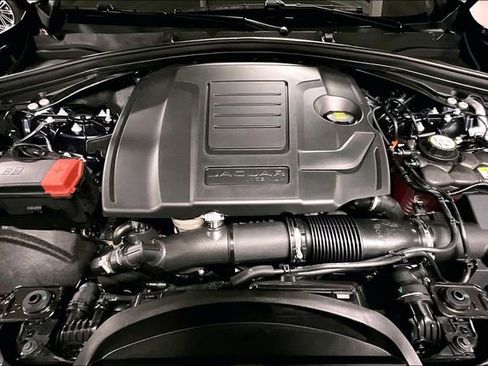 Certified 2025 Jaguar F-PACE R-Dynamic S image 9