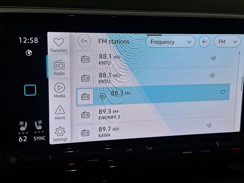 Used 2025 Volkswagen Atlas SE image 21