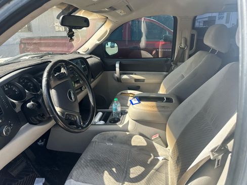 Used 2007 Chevrolet Silverado 1500 LT w/ 2LT Audio Package RWD image 12