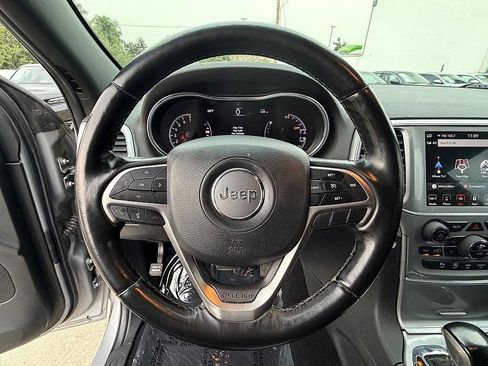 Used 2021 Jeep Grand Cherokee Laredo X image 26