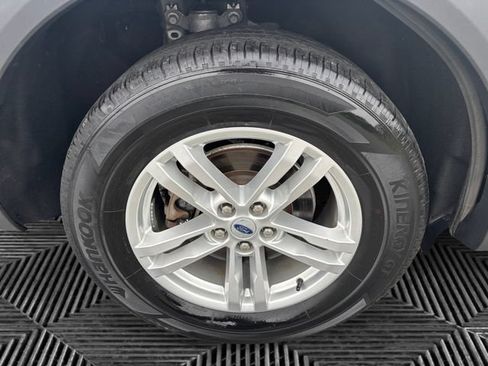 Used 2023 Ford Explorer XLT w/ Equipment Group 202A AWD/4WD image 14