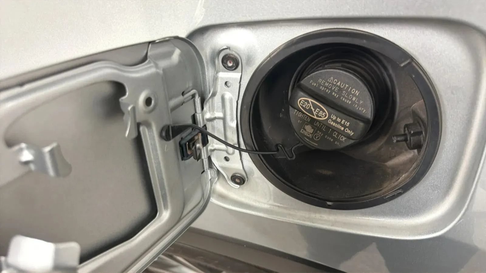 Used 2017 Toyota Highlander Plus FWD image 28