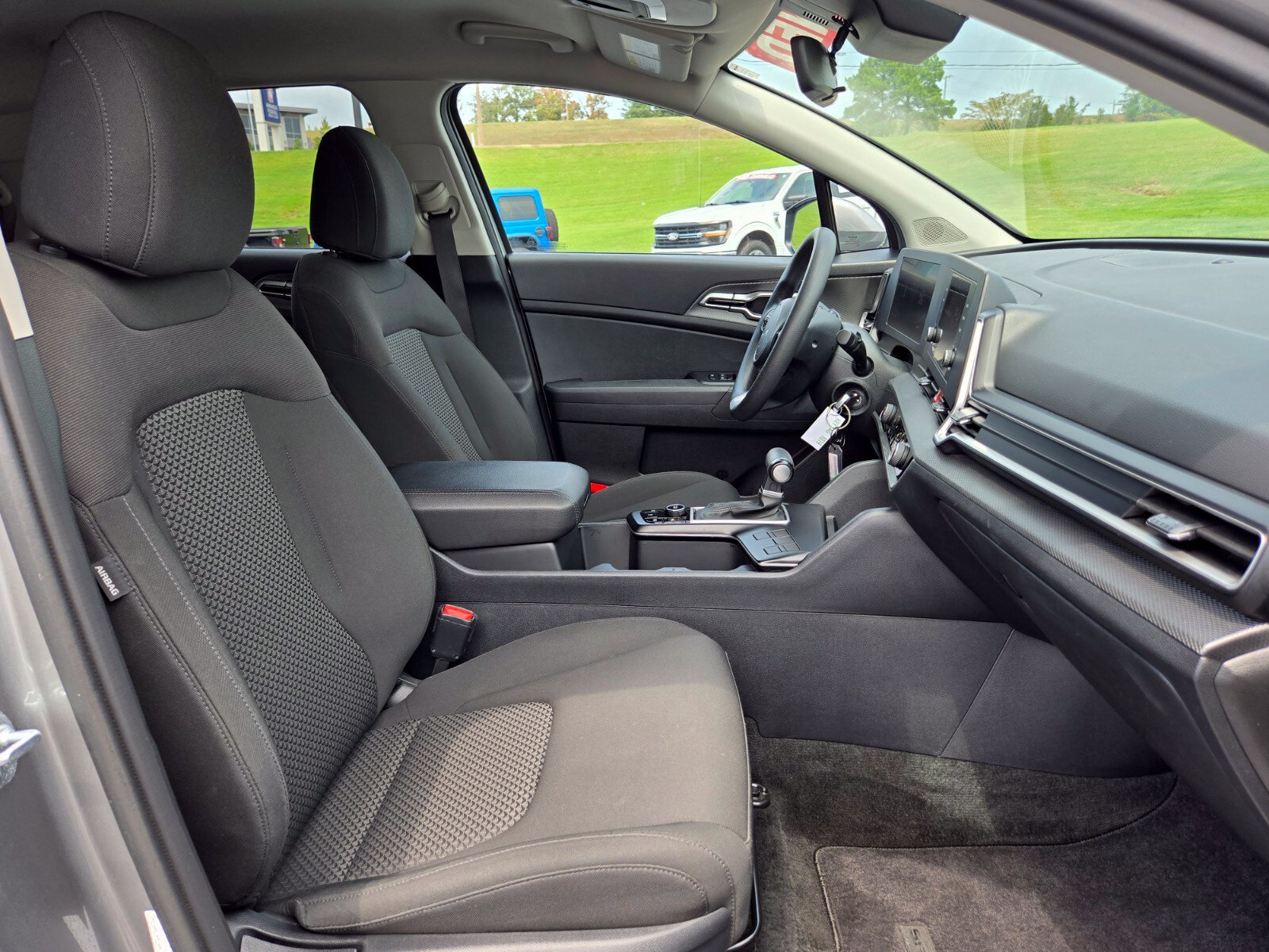 Used 2024 Kia Sportage LX FWD image 17