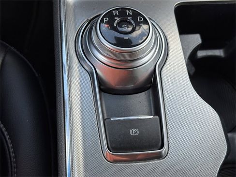 Used 2022 Ford Edge SEL image 34