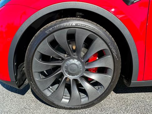 Used 2022 Tesla Model Y Performance image 37