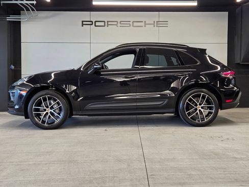 Certified 2025 Porsche Macan AWD/4WD image 2