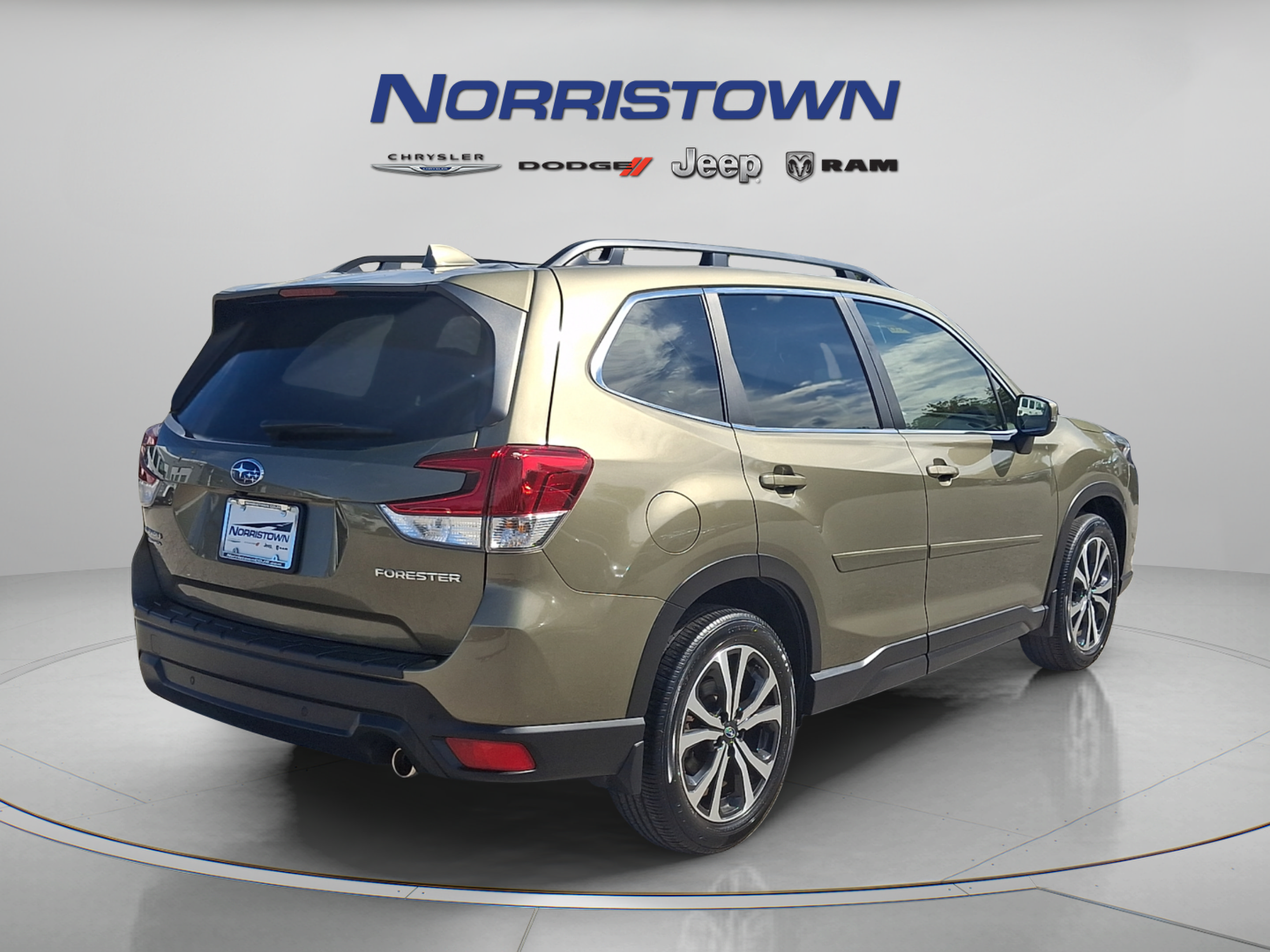 Used 2022 Subaru Forester Limited AWD/4WD image 6