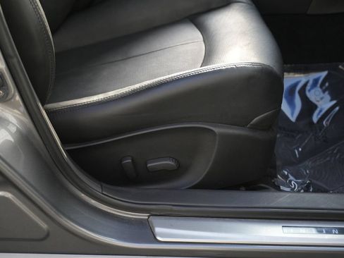 Used 2015 INFINITI Q40 AWD w/ Navigation Package image 30