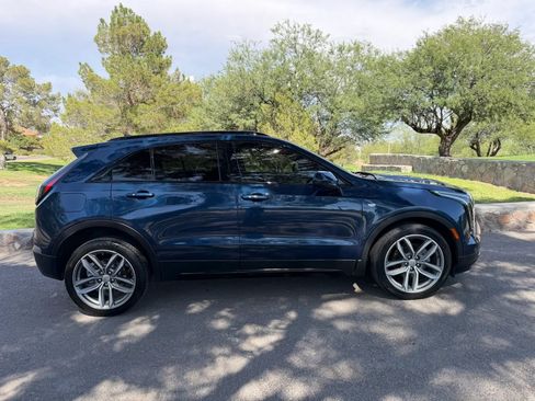 Used 2020 Cadillac XT4 Sport w/ Cold Weather Package FWD image 5