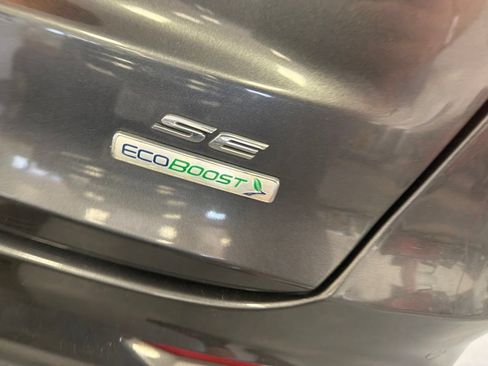 Used 2020 Ford Fusion SE FWD image 10