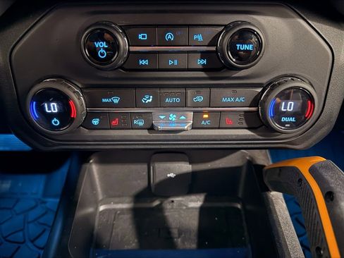 Used 2023 Ford Bronco Badlands image 26