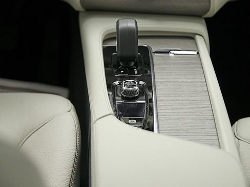 Certified 2023 Volvo XC90 T8 Plus w/ Protection Package Premier AWD/4WD image 30