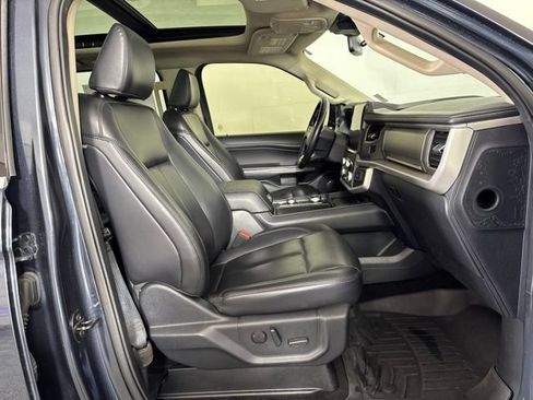 Used 2022 Ford Expedition Max XLT AWD/4WD image 4