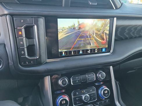 Used 2023 GMC Yukon Denali image 10