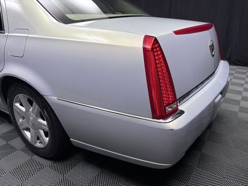 Used 2007 Cadillac DTS w/ Trunk Convenience Package FWD image 13