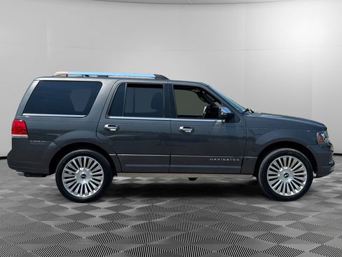 Used 2016 Lincoln Navigator Reserve AWD/4WD image 9
