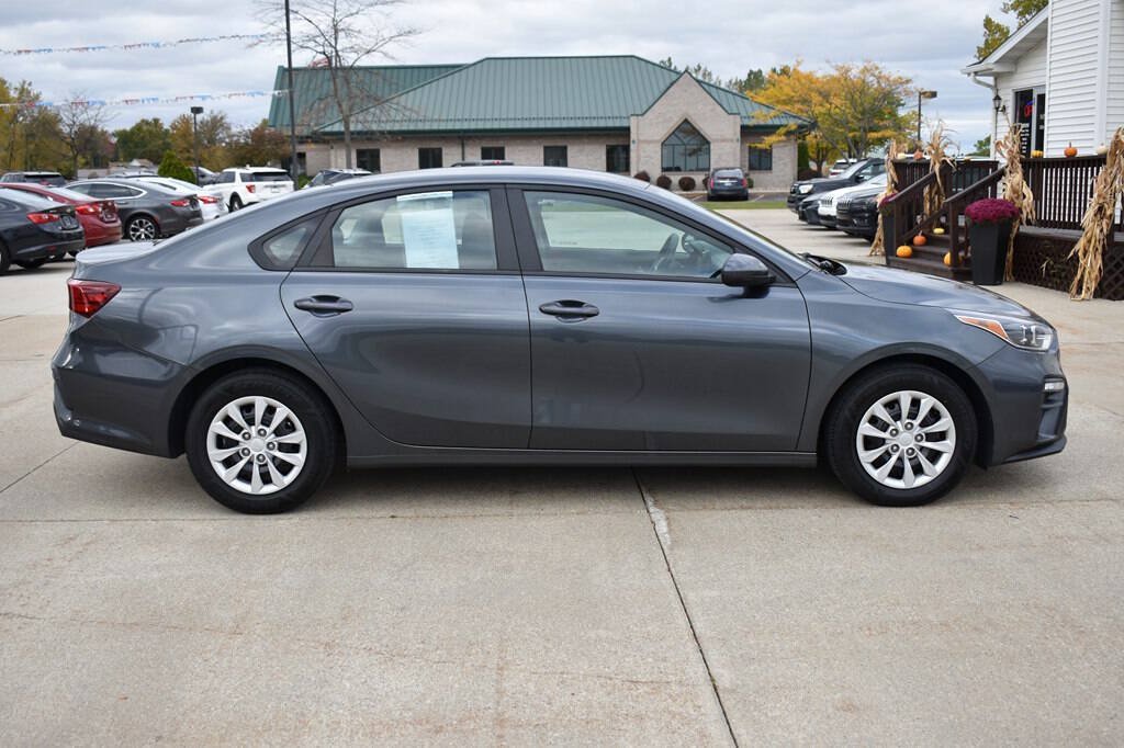 Used 2021 Kia Forte Sedan FWD image 2