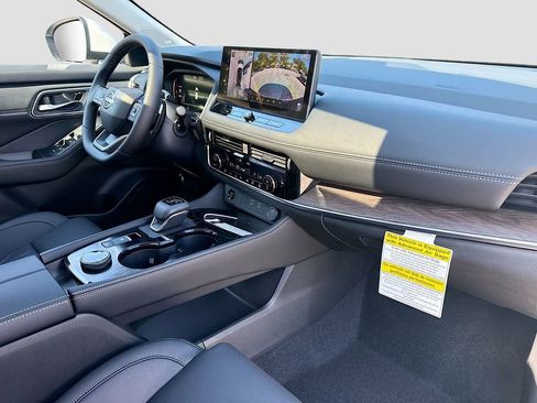 New 2026 Nissan Rogue Platinum image 31