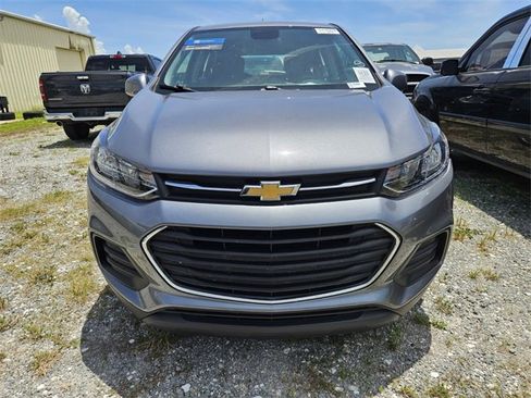 Used 2020 Chevrolet Trax LS image 2
