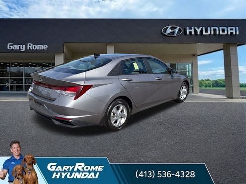 Used 2023 Hyundai Elantra SE FWD image 5