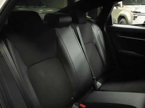 Used 2023 Honda Civic Sport image 15