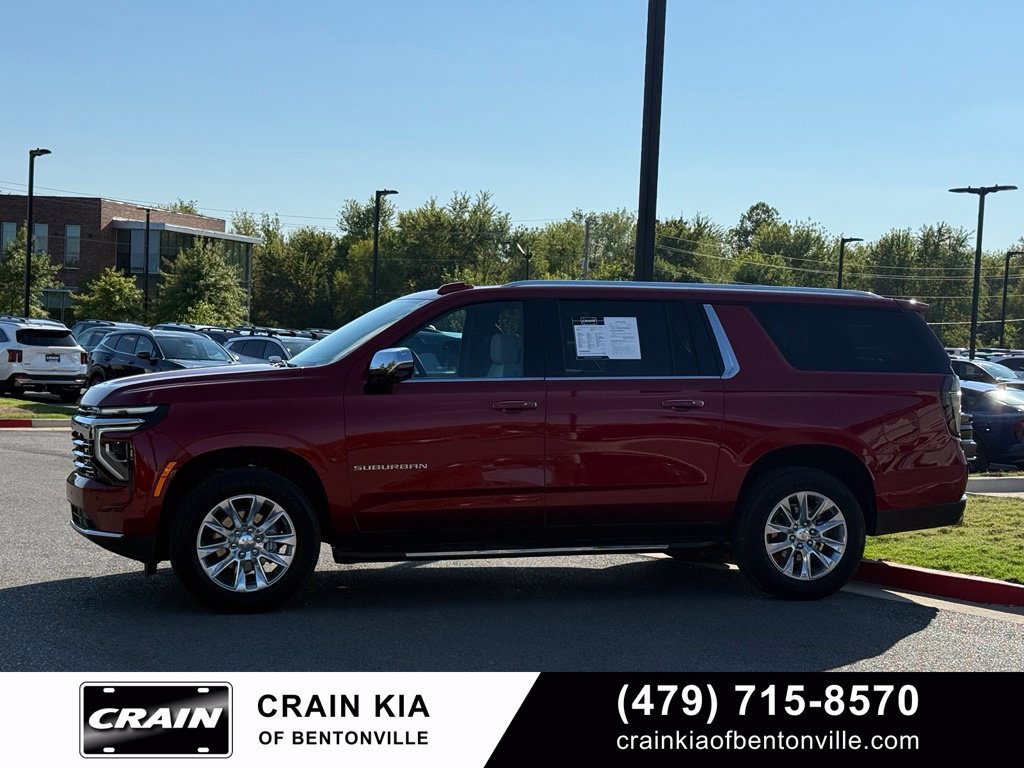 Used 2025 Chevrolet Suburban Premier AWD/4WD image 4
